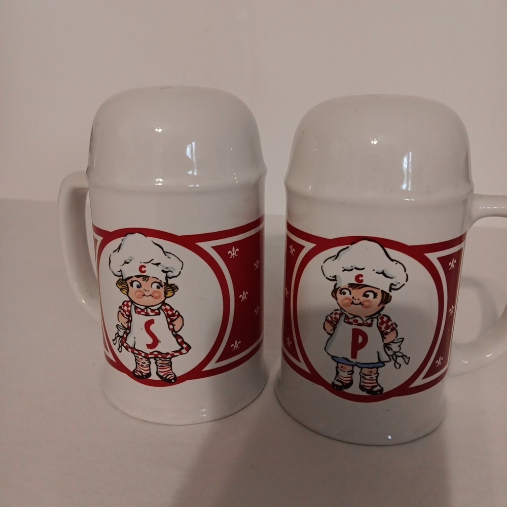 Campbell's Soup Salt & Pepper Shakers  VTG  1991 Kids‎ One Cork Plug One Plastic